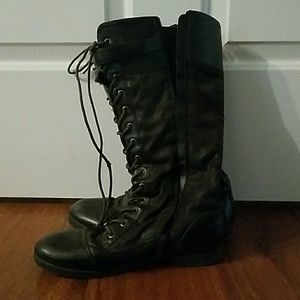 Combat boots